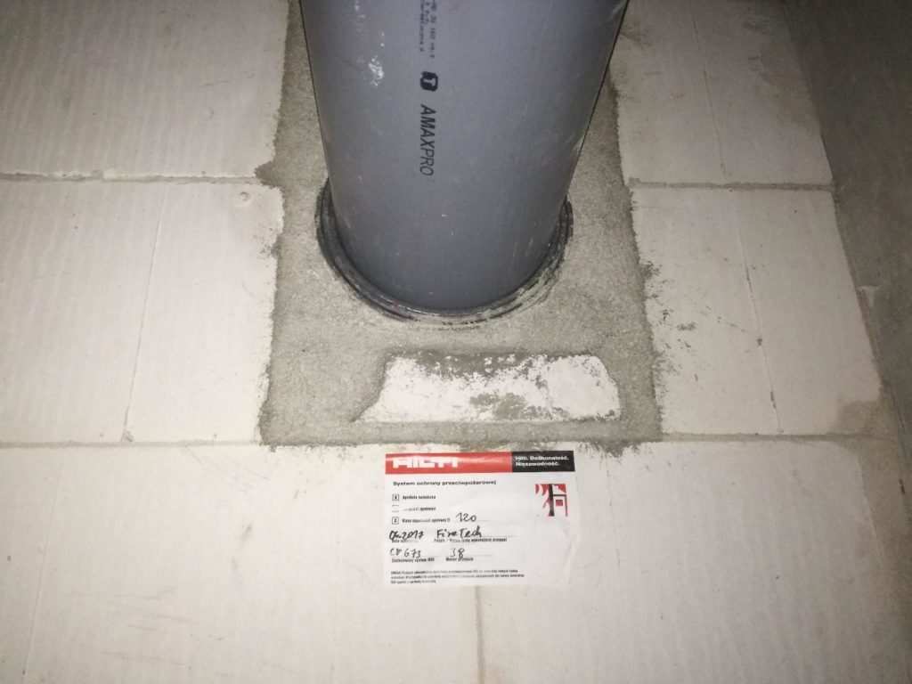 Zastosowanie opaski CP 648 w przegrodzie murowanej