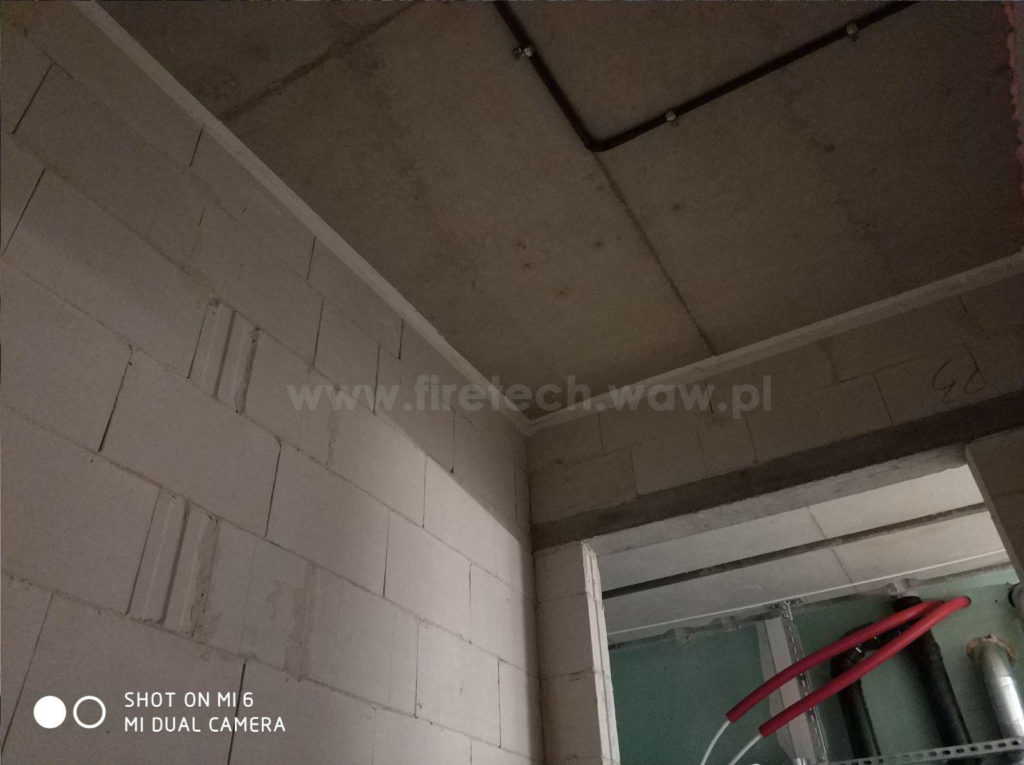 Zabezpieczenie ppoż. dylatacji na styku ściana strop