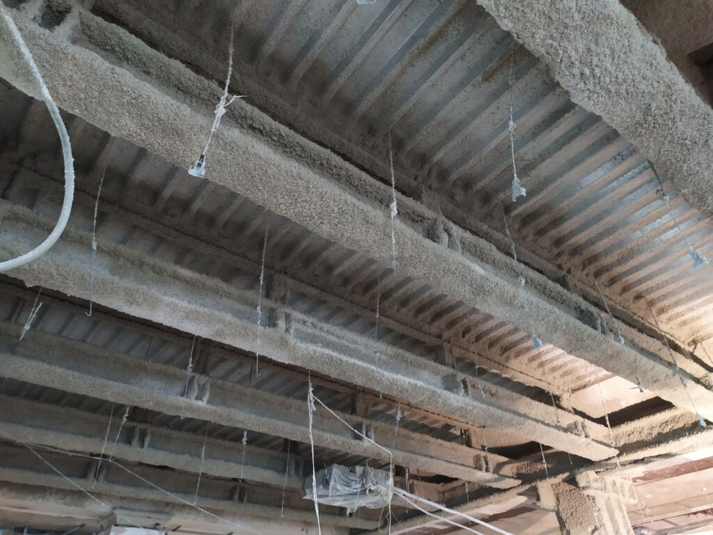 Zabezpieczenie ogniochronne wzmocnień słupów żelbetowych oraz konstrukcji nośnej stropu